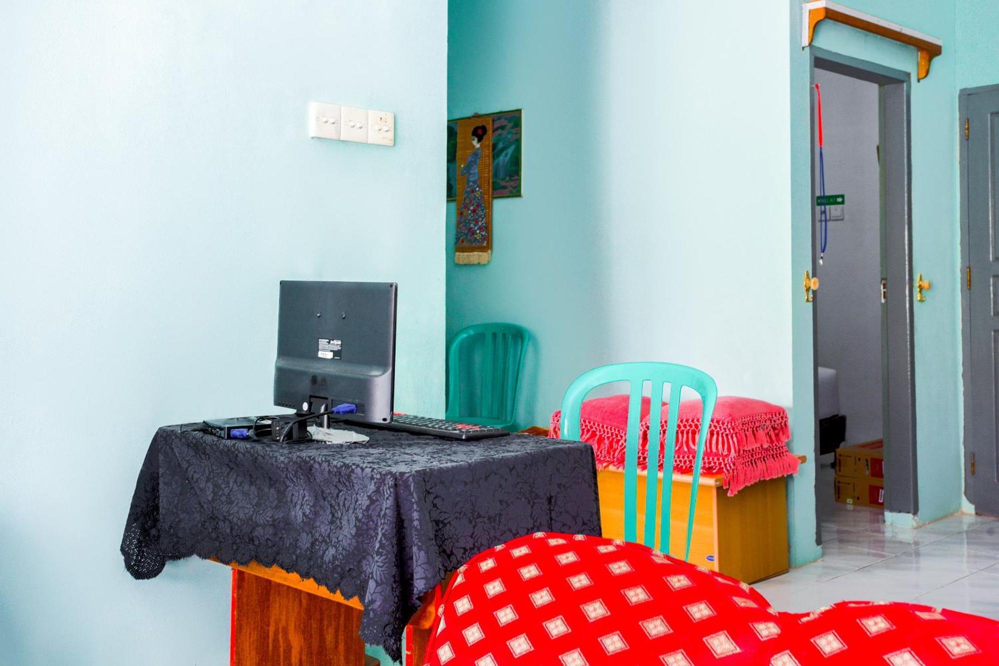 בוקיטינגי Oyo 2903 Putri Residence Syariah מראה חיצוני תמונה